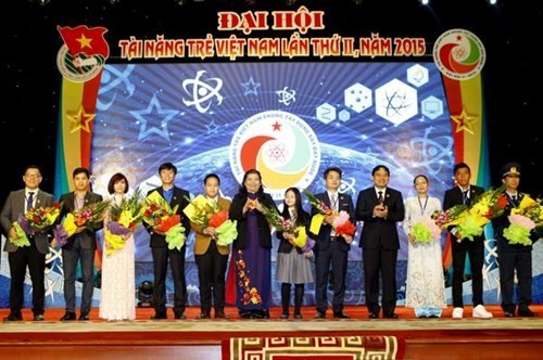 Deuxième Congrès des jeunes talents du Vietnam 2015 - ảnh 1